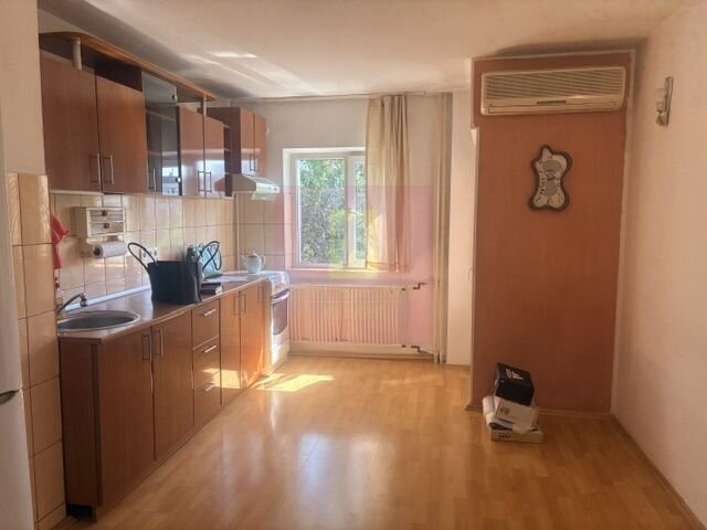 Apartament 3 camere Drumul Sarii- Casa De Casatorii sector 6.